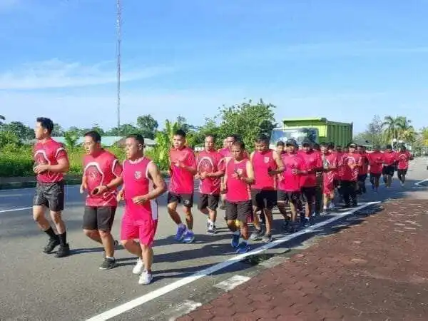 Latihan Rutin, Prajurit Kodim 1710/Mimika Tempuh Lari 8 Km