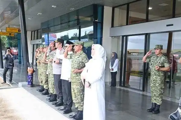 Danlanud Sultan Hasanuddin Sambut dan Hantar Kunjungan Kerja Wamenhan RI di Makassar
