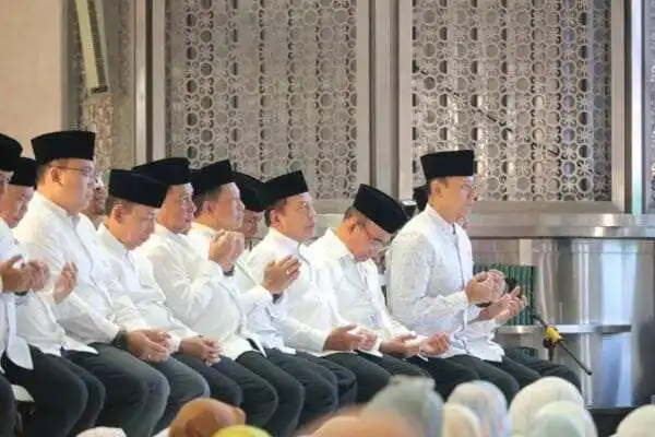 Panglima TNI Hadiri Pengukuhan dan Ta’aruf Pengurus Majelis Ulama Indonesia (MUI) Periode 2025-2030