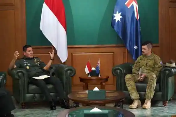 Gubernur Akademi Militer Terima Courtesy Call Atase Darat Australia