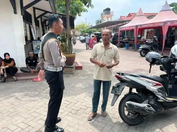 Tanpa Penindakan, Polisi Tuban Edukasi Warga Soal Lalu Lintas