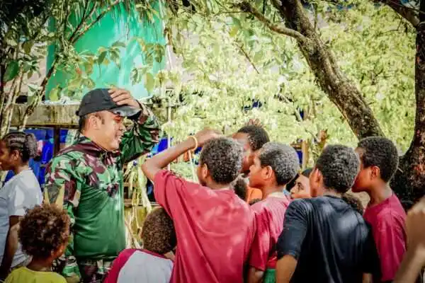 Koops TNI Papua Berbagi Kasih di Panti Asuhan Santa Susana Mimika