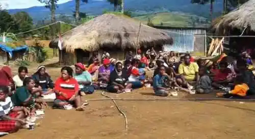 Koops TNI Habema Berbagi Kasih: Bagikan Sembako, Makan Bergizi Gratis, dan Pelayanan Kesehatan kepada Masyarakat Distrik Gome