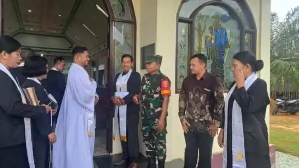 Berikan Rasa Aman kepada Jemaat, Babinsa Manunggal Daya Lakukan Pengamanan Ibadah