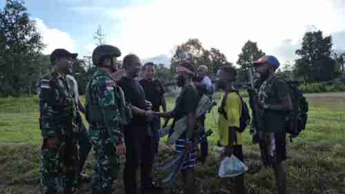 Yonif 410/Alugoro berhasil merebut hati 37 OPM kembali ke NKRI
