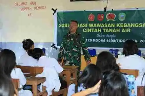 Dari Sekolah untuk Indonesia, TMMD ke-129 Kodim 1505/Tidore Bekali Pelajar dengan Wawasan Kebangsaan