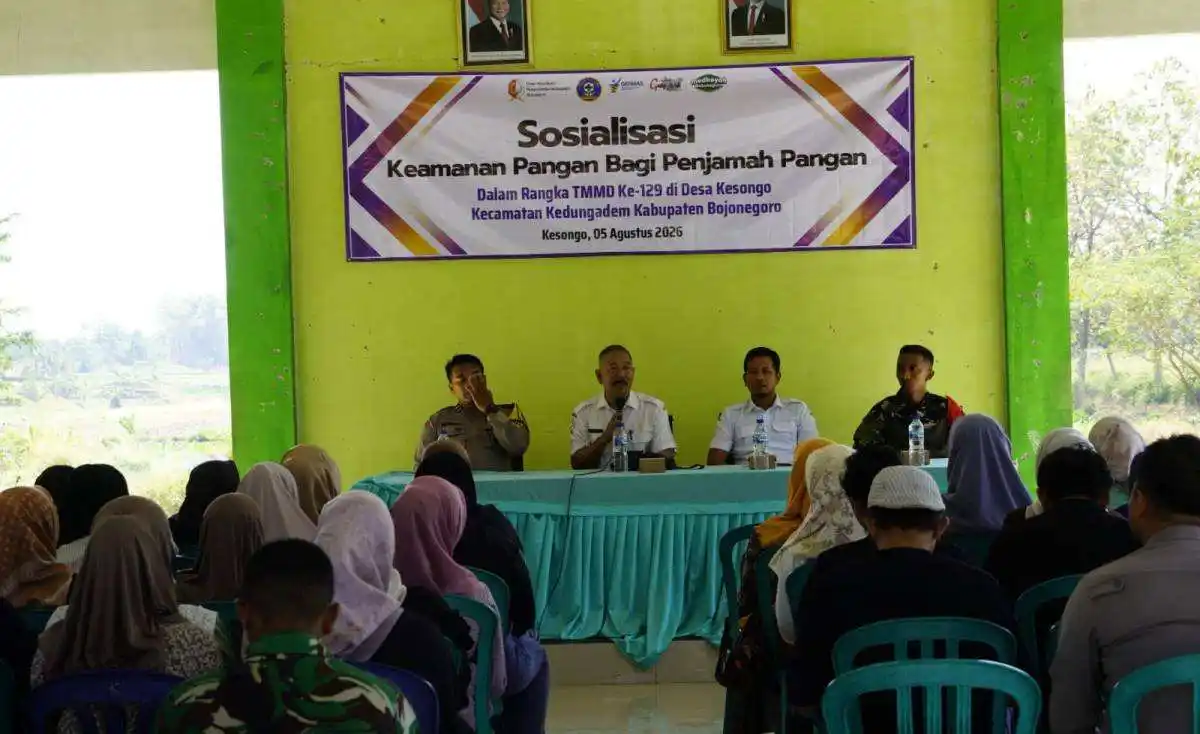 Wujudkan Generasi Sehat dan UMKM Naik Kelas: Satgas TMMD 129 Bojonegoro Bersama Dinkes Edukasi Keamanan Pangan di Kesongo