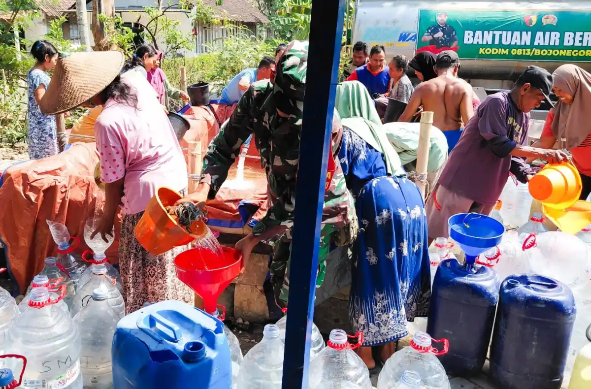 Tanggap Darurat, Kodim Bojonegoro Salurkan 77.000 Liter Air Bersih ke Wilayah Kekeringan