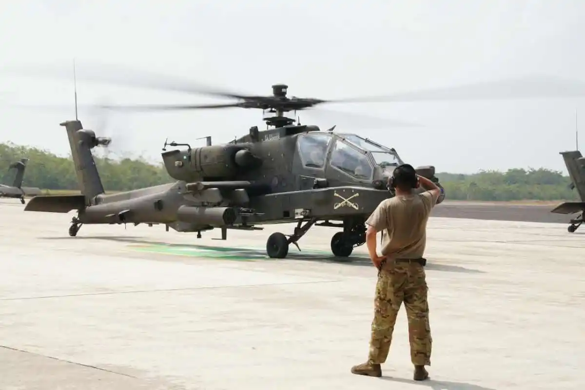 Misi Close Air Support AH-64 Apache Warnai SGS 2026