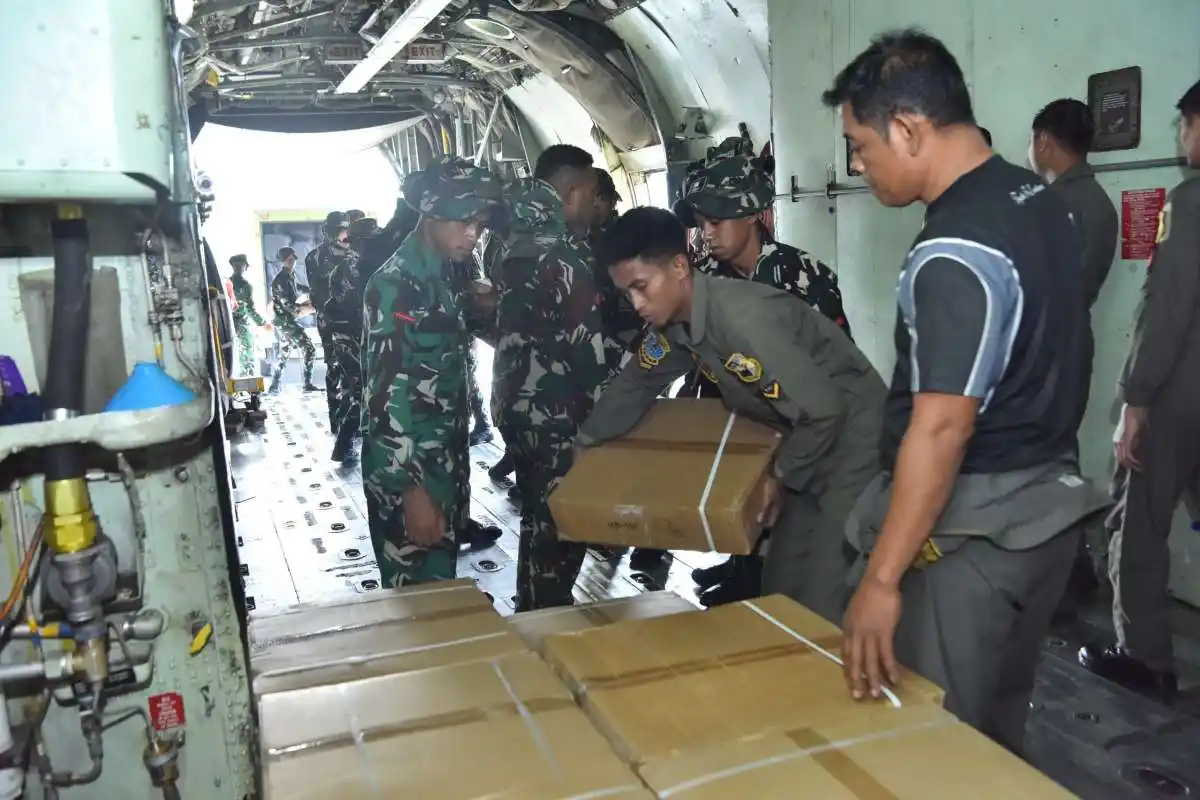 Hari Kedua Puluh Dua Penanganan Gempa NTT, TNI Sudah Kirim 1.214,097 Ton Bantuan