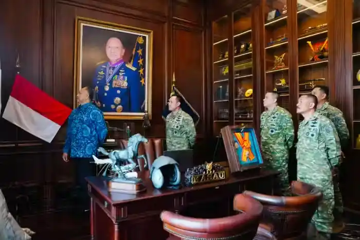 Wadan Kodiklat TNI Anjangsana Ke Kediaman Marsekal TNI (Purn) Fadjar Prasetyo
