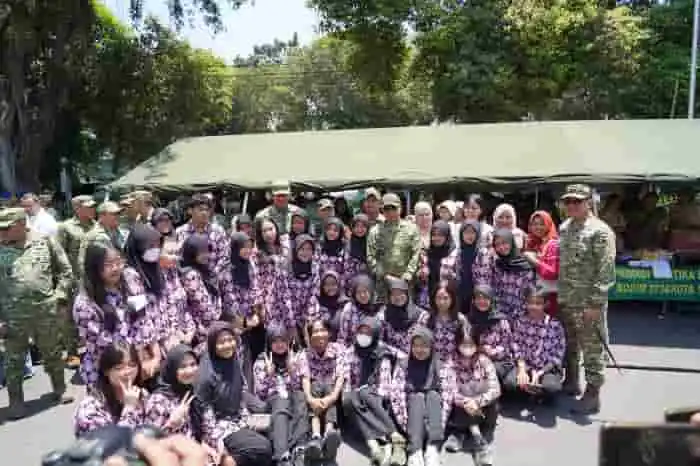 Panglima TNI Hadiri Bazar Bersama Rakyat di Yogyakarta