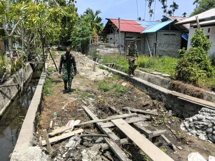 Bangun Jembatan: Puluhan Tahun Akses Terputus, Masyarakat Ucapkan Terimakasih Kepada Satgas TMMD ke 130 Kodim 1808/Mansel