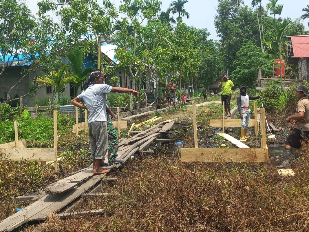 Satgas TMMD ke-130 Bangun Jembatan, Permudah Akses Jalan Masyarakat
