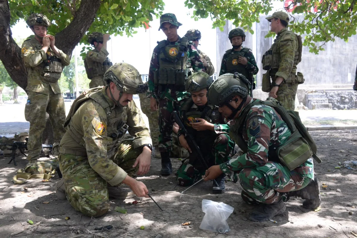 Jinakkan Bahan Peledak, Prajurit Zeni TNI-Australia Integrasikan Pemahaman Taktis