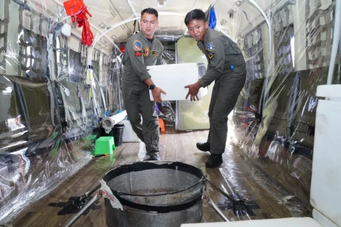 TNI Optimalkan Dukungan Operasi Modifikasi Cuaca untuk Penanganan Karhutla di Kalimantan