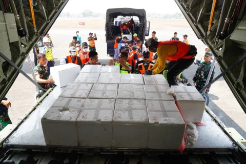 TNI Tambah Dukungan Bahan dan Laksanakan Penyemaian untuk Penanganan Karhutla di Kalimantan