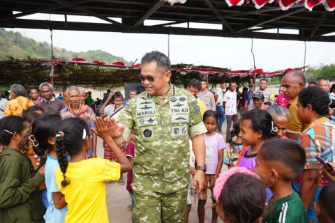 Wapang TNI Tinjau Perbatasan Paling Selatan Indonesia
