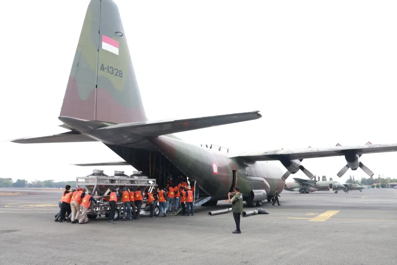 Satgas TNI Kembali Semai 10,8 Ton Bahan Modifikasi Cuaca di Kalimantan