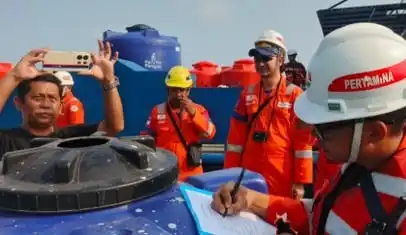 Bantuan Air Bersih PHE OSES untuk Warga Pulau Kelapa di Tengah Kekeringan