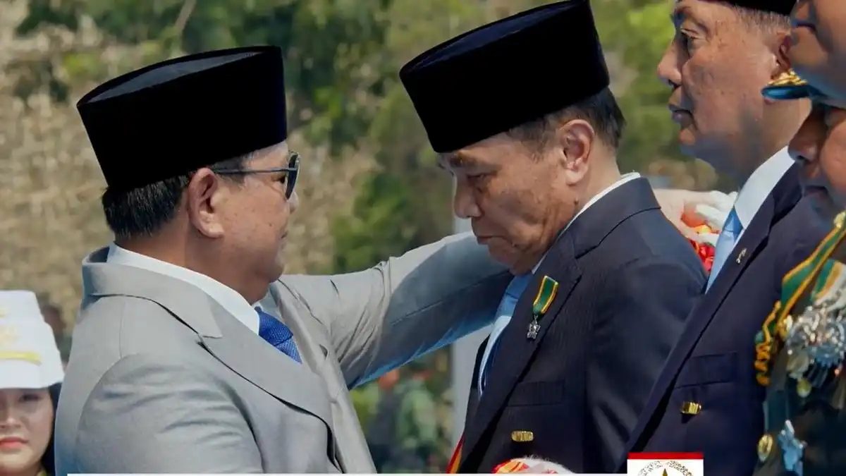 Djamari Chaniago Menerima Bintang Mahaputera Adipurna Setelah Berakhir sebagai Menko Polkam