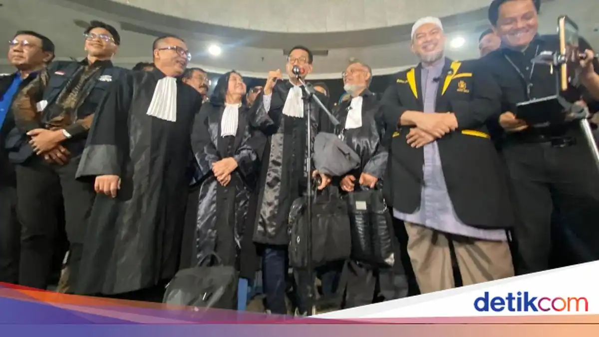 Denny Indrayana Soroti Sikap DPR Usai Putusan MK soal Syarat Pendidikan Gibran