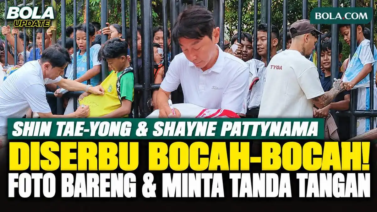 Senyum Anak-Anak Saat Menyapa Shin Tae-yong dan Shayne Pattynama