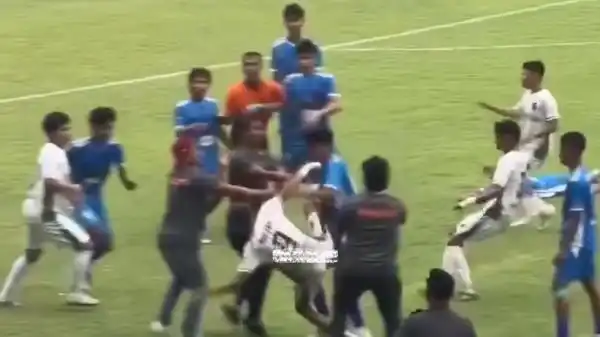 Final Sepak Bola Porprov Sumbar Berakhir Ricuh, Payakumbuh Tetap Juara