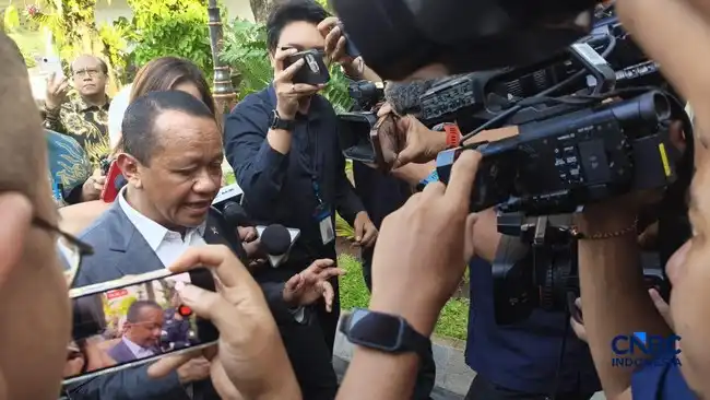 Antrean BBM di Bali, Bahlil Sebut Persediaan Nasional Masih Cukup