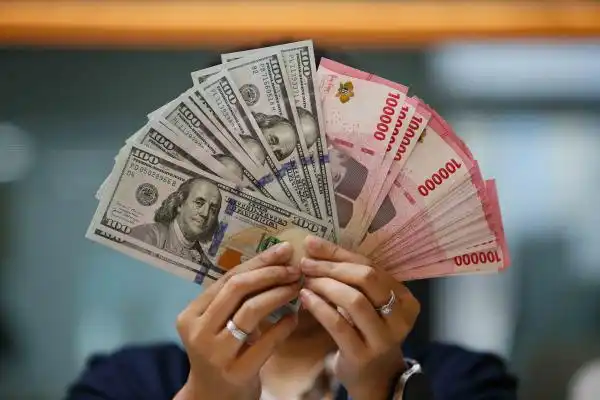 Rupiah Melemah Terbatas di Tengah Penguatan Dolar AS, BI Soroti Tekanan Global
