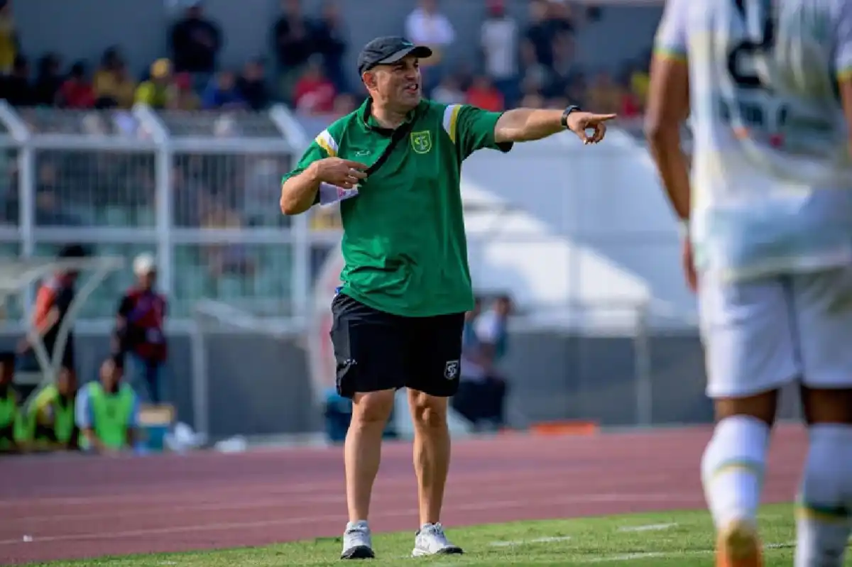 Persebaya Siapkan Rencana Antisipasi untuk Hadapi Fleksibilitas PSS Sleman