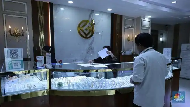 Membaca Perbedaan Harga Emas Galeri 24, UBS, dan Antam