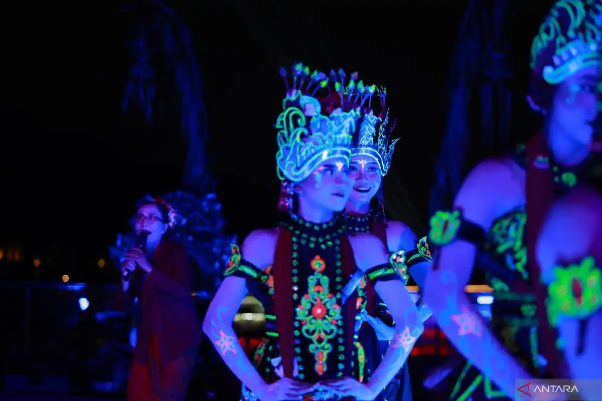 Gandrung Sewu 2026 Hadir Malam Hari dengan Ribuan Penari Berpendar