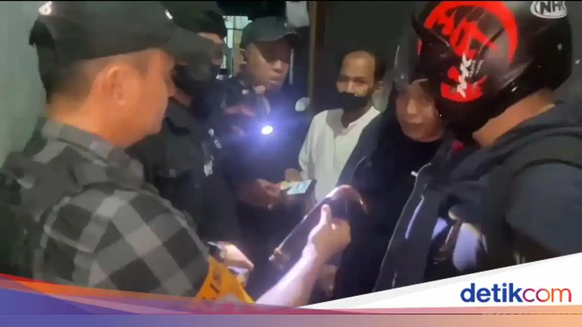 Penggerebekan Enam Rumah di Makassar, Salon Diduga Menjadi Tempat Penyimpanan Sabu