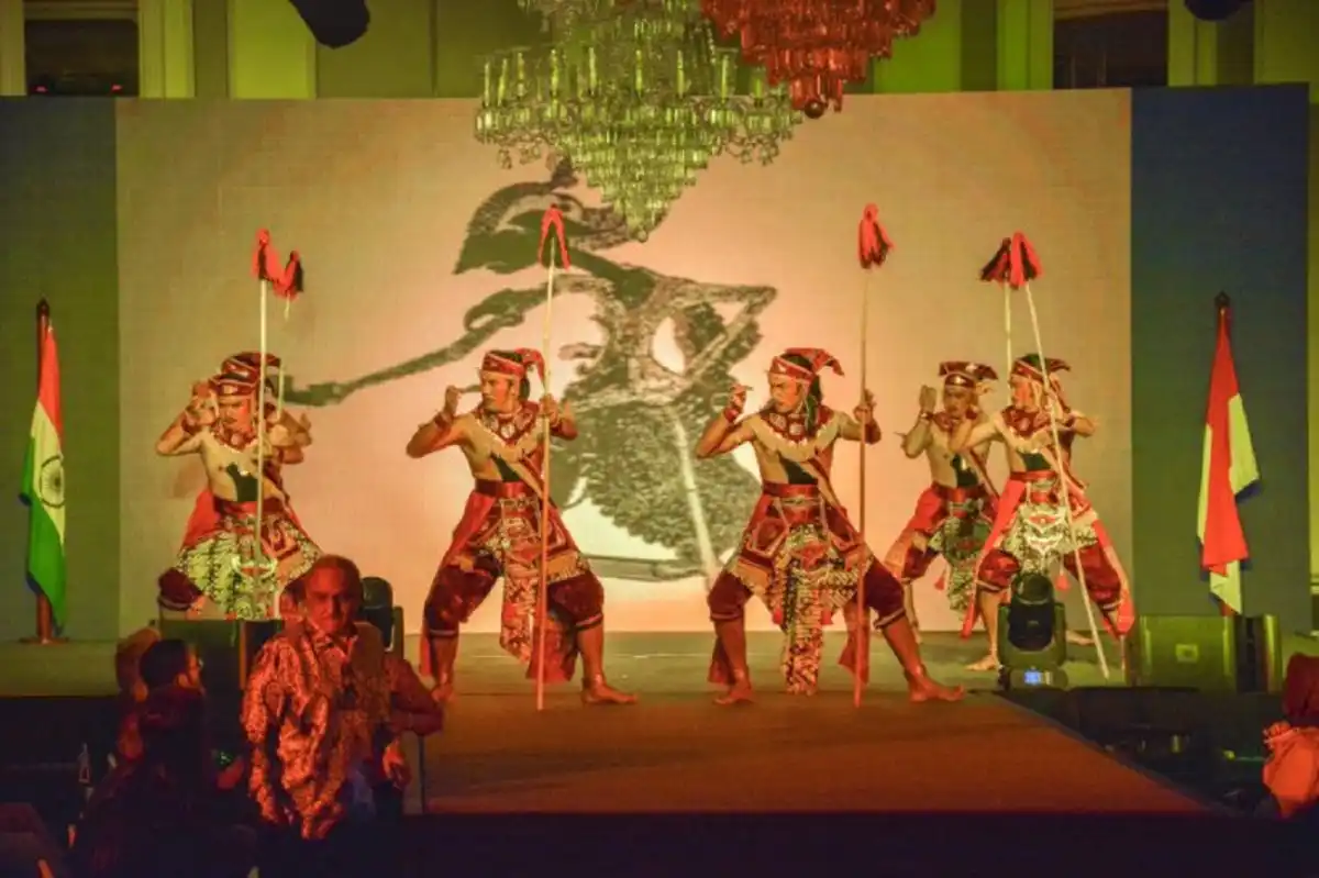 Sendratari Ramayana Prambanan: Kisah Epik di Bawah Cahaya Candi