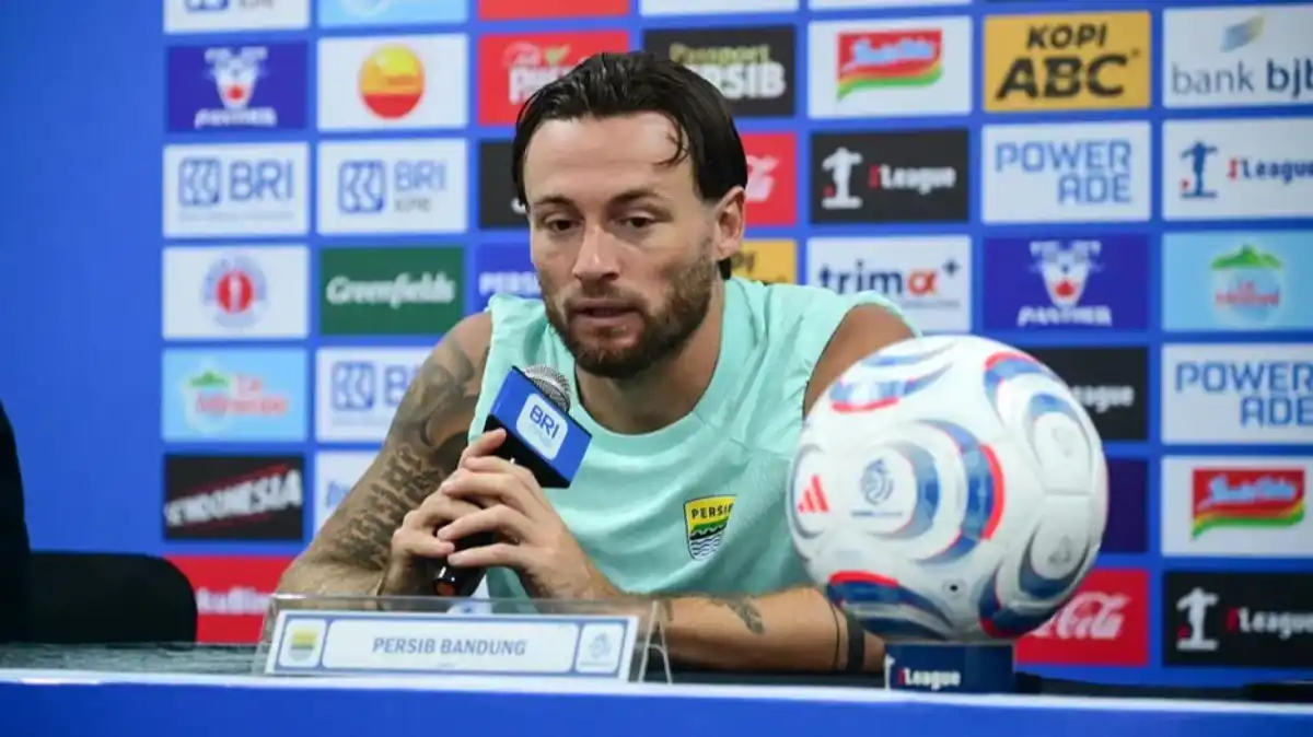 Marc Klok Tegaskan Persib Memburu Kemenangan atas Persik Kediri