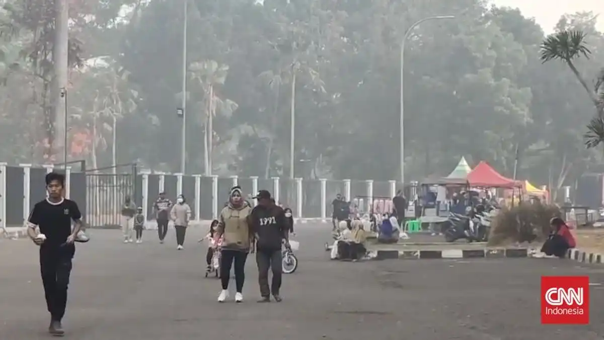 Kabut Asap Karhutla Memburuk, Palembang Salurkan Masker untuk Warga