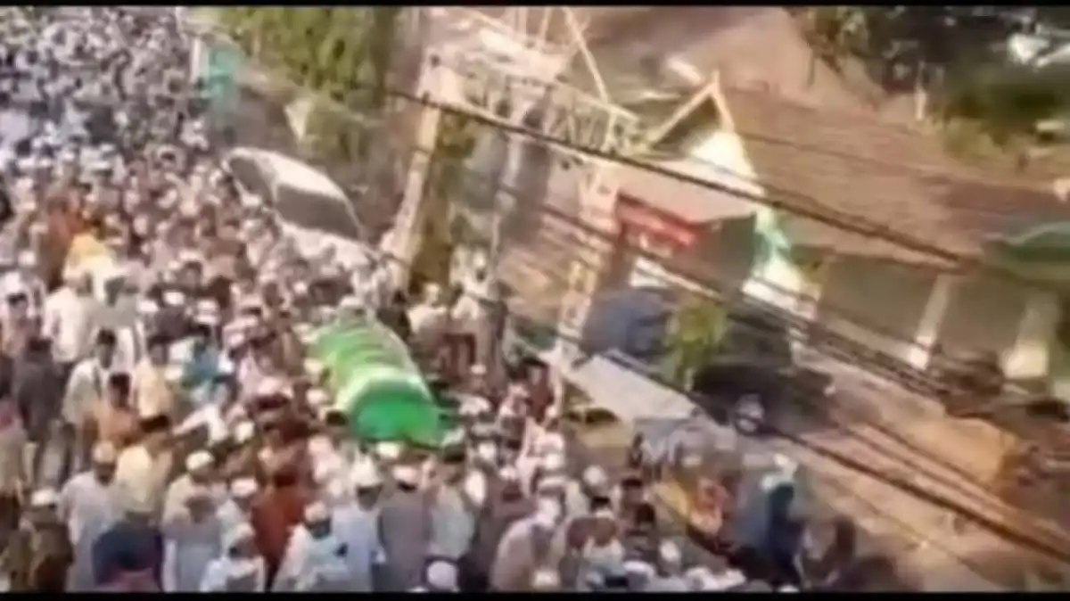 KH Syukron Ma’mun: Jejak Dakwah dan Warisan Pesantren Daarul Rahman