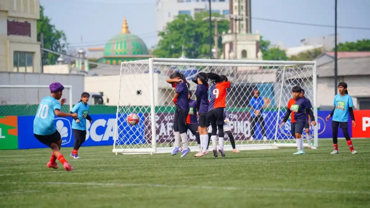 Empat Sekolah Raih Gelar di Seri Perdana MilkLife Soccer Challenge 2026/2027