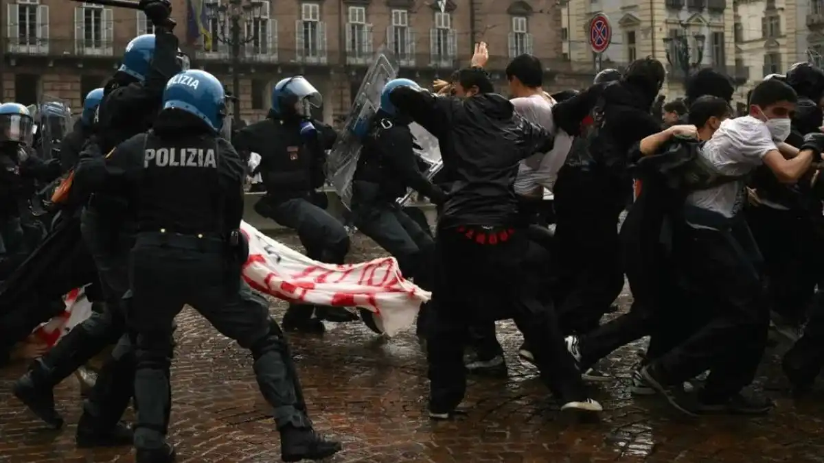 Kerusuhan Saat Demo Biaya Hidup di Italia: 28 Orang Ditangkap