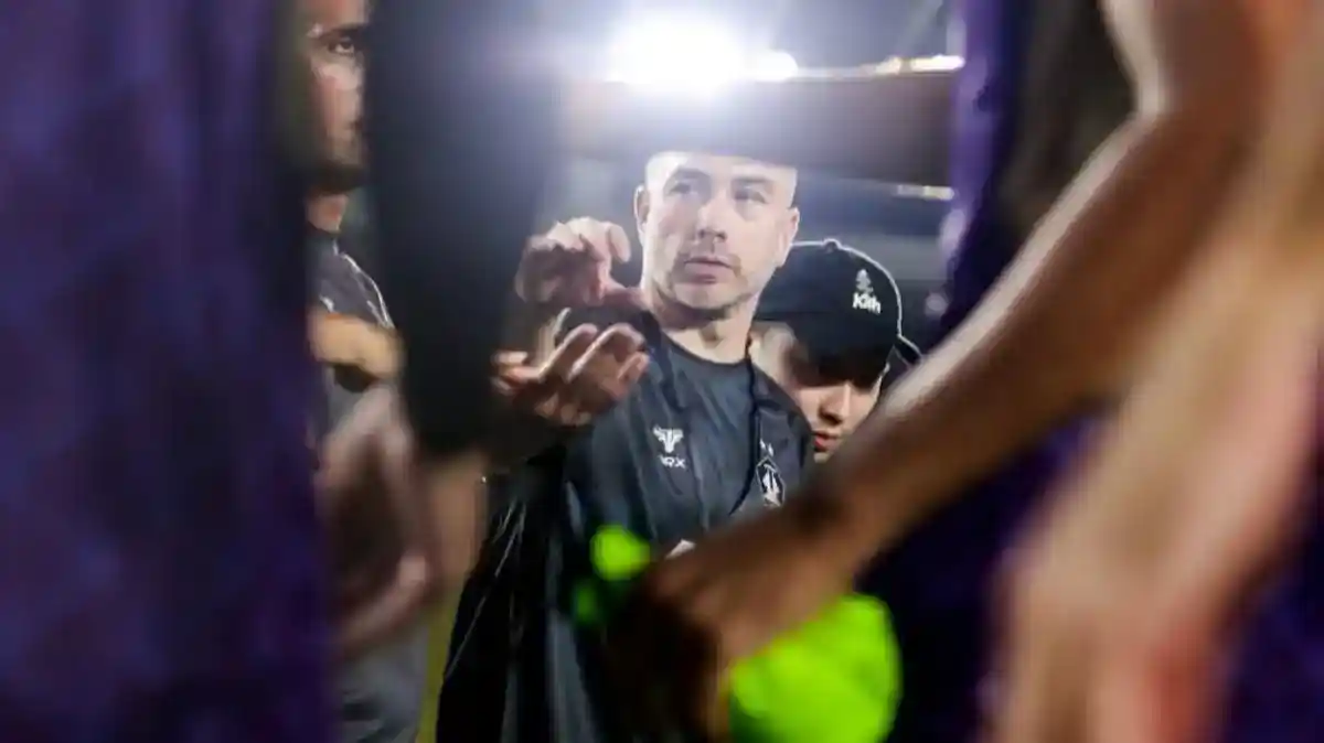 Marcos Reina Soroti Lengahnya Pengawalan dan Peluang Persik Kontra Persib