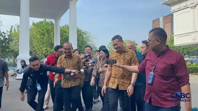 Prabowo Bahas Ekonomi Bersama Pejabat Pemerintah di Istana