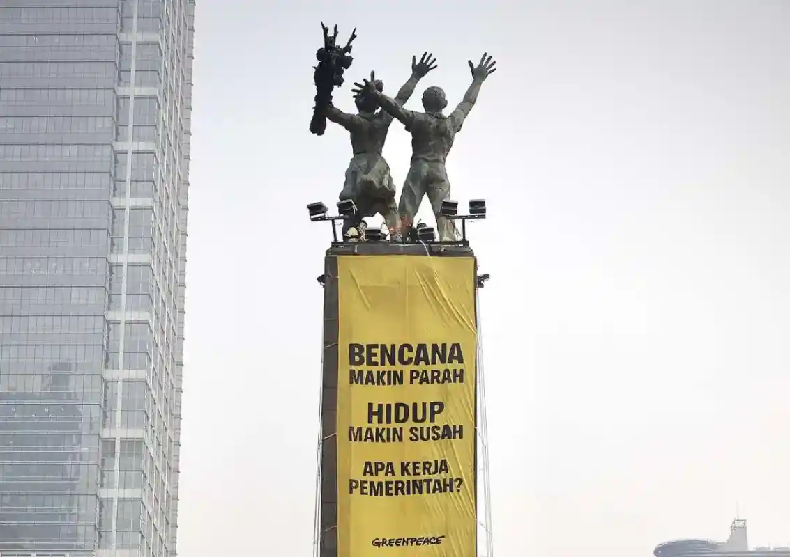 Aksi Greenpeace di Bundaran HI Soroti Dampak Karhutla terhadap Kesejahteraan