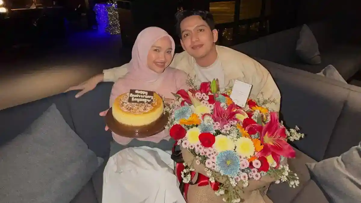 Empat Tahun Pernikahan Nabila Ellisa dan Ilyas Bachtiar Dirayakan dengan Makan Malam dan Hadiah Mobil