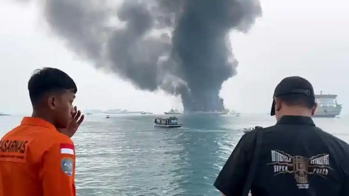 KMP Batumandi Terbakar di Selat Sunda: Evakuasi, Penanganan, dan Fakta Awal