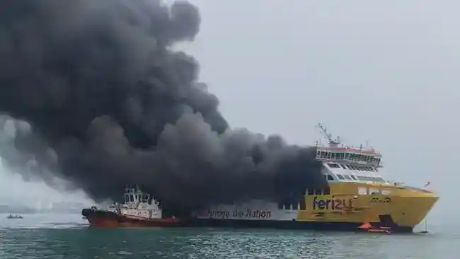 KMP Batumandi Terbakar Saat Hendak Sandar di Pelabuhan Merak