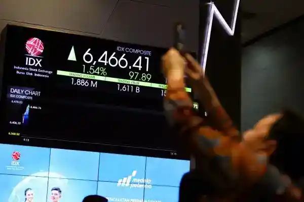 IHSG Menguat 0,94 Persen, STRK dan MKNT Masuk Deretan Saham Teratas