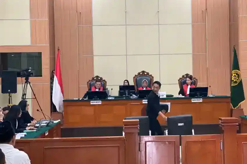 Kesaksian Dian Sandi soal Ijazah Asli Joko Widodo di Persidangan