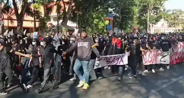 Sebelas Orang Diamankan Menjelang Aksi Mahasiswa di Grahadi