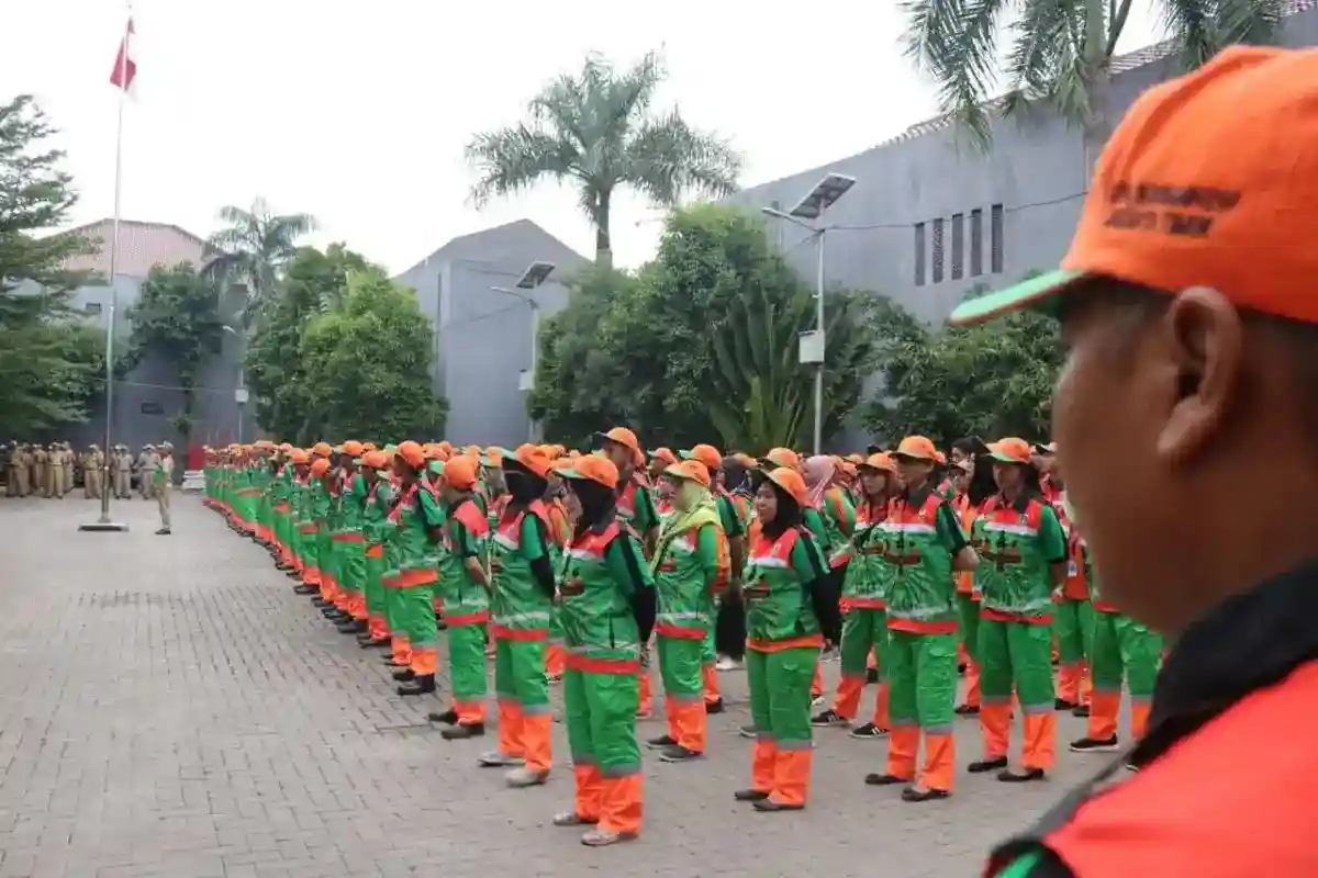 Sorotan Berita Nasional: Lowongan DLH, Rencana LRT, dan Rekor Stok Beras